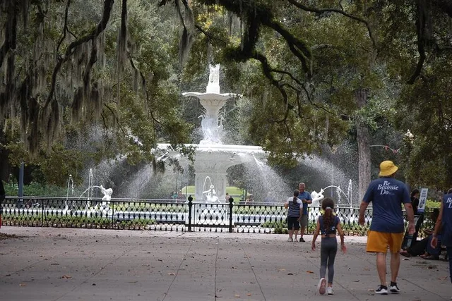 Savannah History Walking Tour 2 hr - Image 2