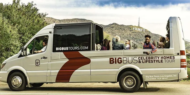 Los Angeles Celebrity Homes and Hop-on Hop-off Tour - Image 3
