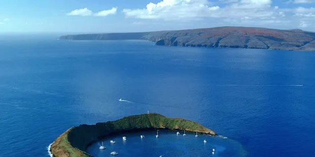 Maui Molokini Snorkeling Tour 2 hr - Image 1