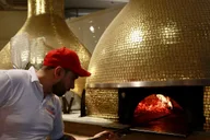 Chicago Walking Pizza Tour thumbnail 4