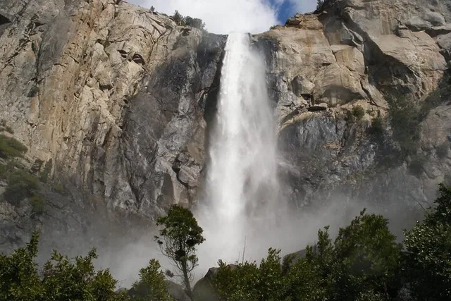 Yosemite Valley & Glacier Point Tour - Image 1