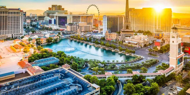 Las Vegas Eiffel Tower Viewing Deck Ticket - Image 1