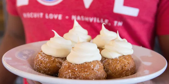 Nashville Food Tour in The Gulch - Image 1