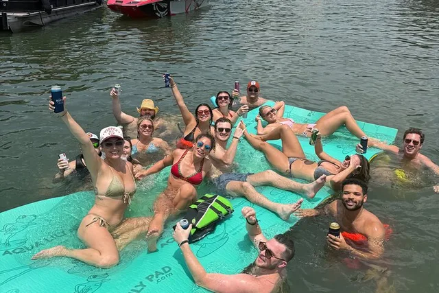 Austin Pontoon Boat Tour on Lake Austin - Image 1