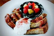 Honolulu Whale Watching and Sunrise Breakfast Cruise thumbnail 3