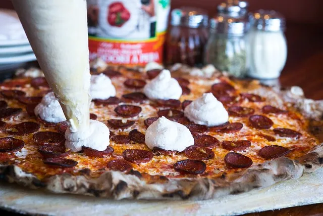 Chicago Pizza Tour - Image 6