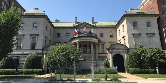 Washington DC Dupont Circle & Embassy Row Architecture Tour - Image 1