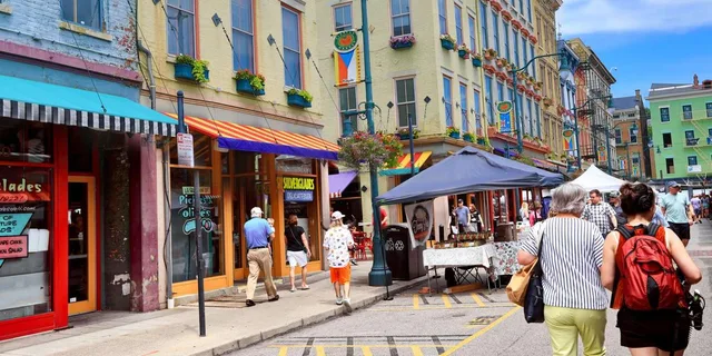 Cincinnati Findlay Market Food Walking Tour - Image 5