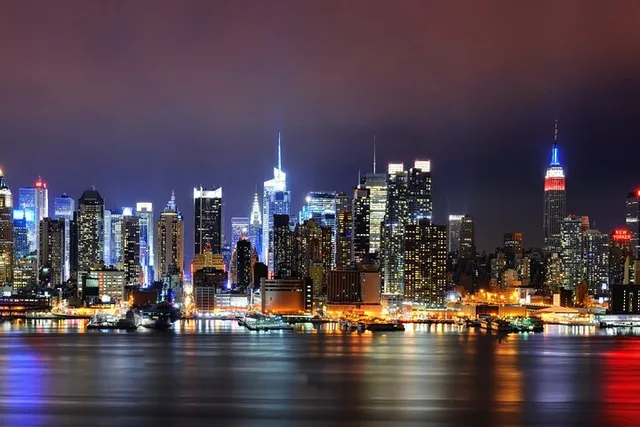 New York Brooklyn Heights and Hamilton Park Night Tour - Image 5