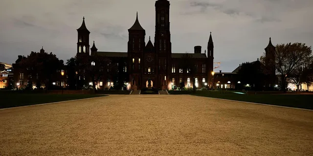Washington DC Night Tour - Image 5