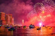 NYC Fireworks Dinner Cruise with Open Bar 4 hr thumbnail 6