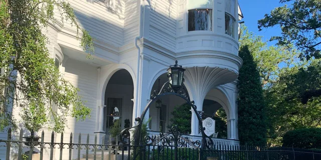 Charleston Historical Walking Tour with Storytelling - Image 5
