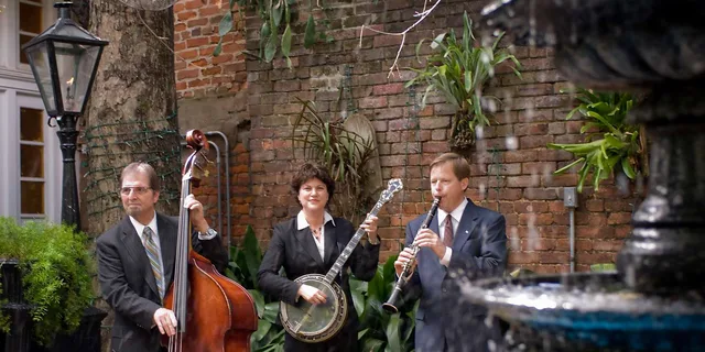 New Orleans Jazz Brunch Buffet at Court of Two Sisters - Image 2