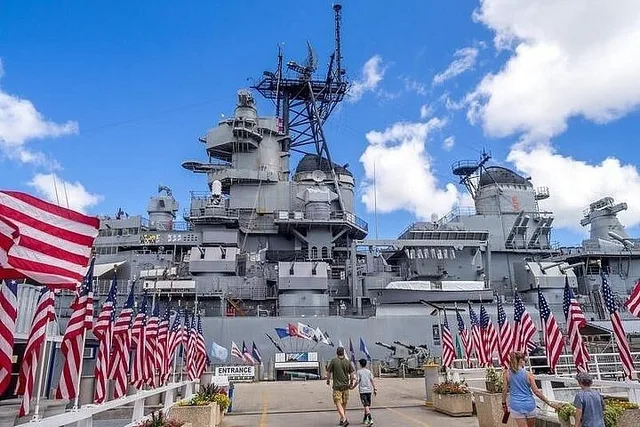 Honolulu Pearl Harbor Tour with USS Arizona and Missouri - Image 6