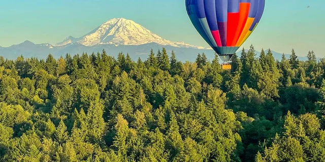 Seattle Mt. Rainier Hot Air Balloon Ride - Image 5
