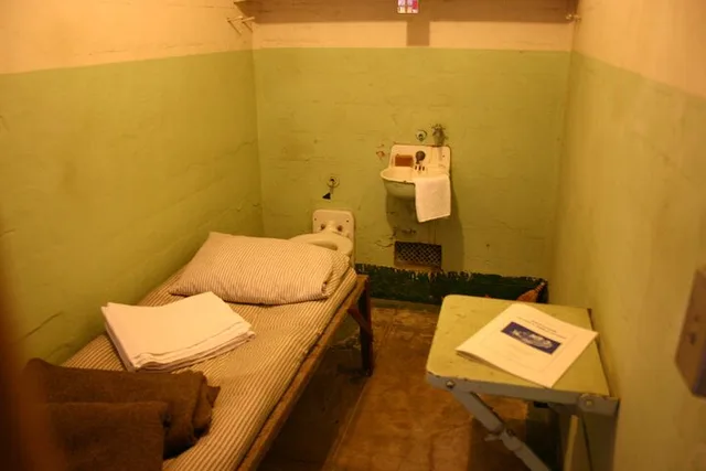 San Francisco Alcatraz and City Bus Tour - Image 6