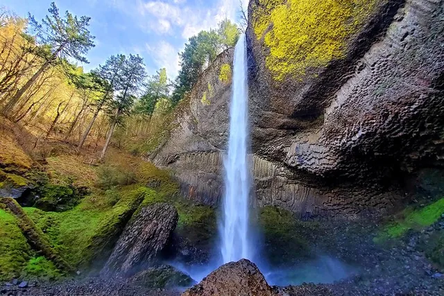 Portland Columbia River Gorge Waterfalls Tour - Image 5