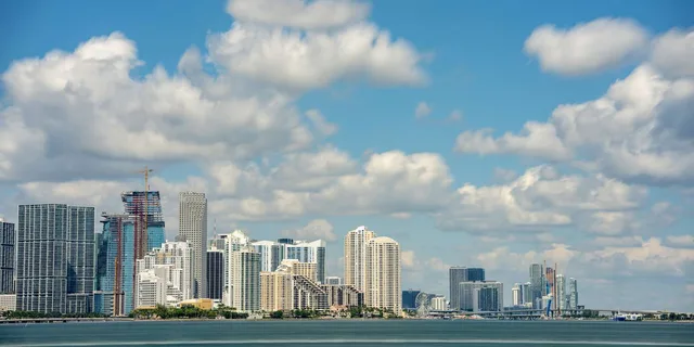 Miami Private Yacht Cruise 2 hr - Image 3