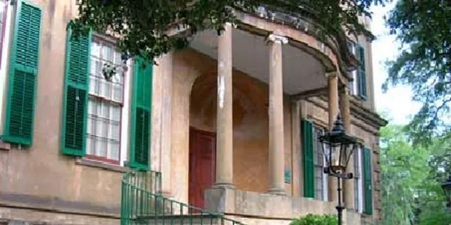 Savannah History and Architecture Walking Tour - Image 3