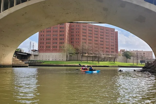 Houston Skyline Kayak Tour 2 hr - Image 3