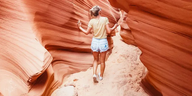 Las Vegas Lower Antelope Canyon and Horseshoe Bend Tour - Image 2