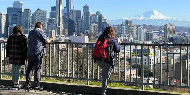 Seattle City and Snoqualmie Falls Tour - Image 5