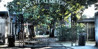 New Orleans Garden District Walking Tour