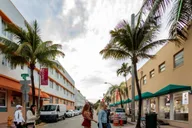 Miami South Beach Food & Art Deco Walking Tour thumbnail 5