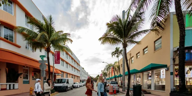 Miami South Beach Food & Art Deco Walking Tour - Image 5