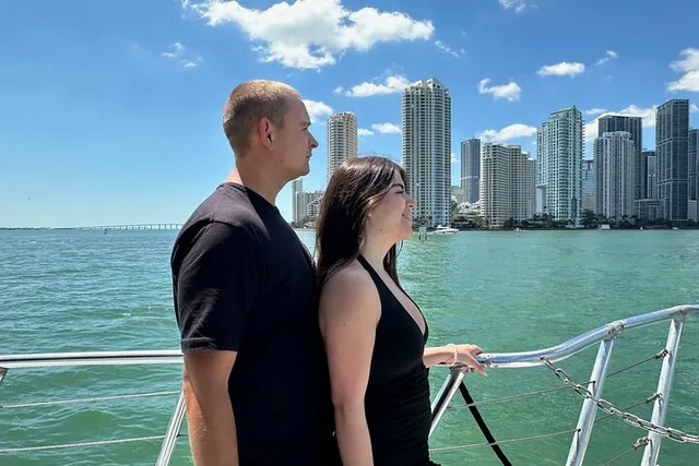 Miami Party Boat & Millionaire Homes Cruise - Image 1