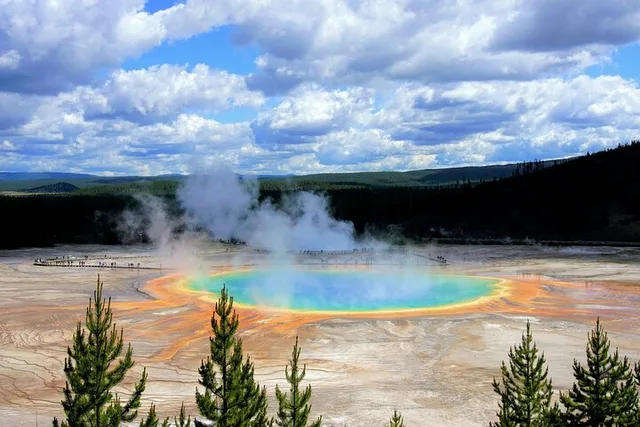 West Yellowstone Private Tour and Hike - Image 2