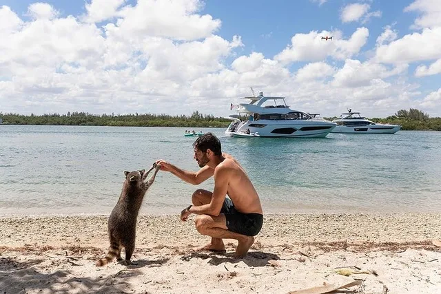 Miami Boat Rental to Raccoon Island - Image 1