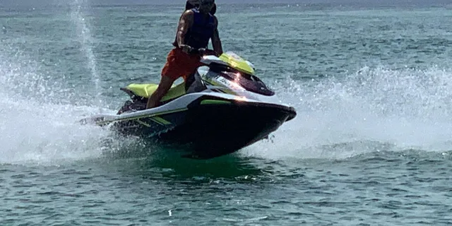 Destin Waverunner Rental with Crab Island Access - Image 1