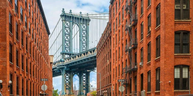 Brooklyn DUMBO Open-top Bus and Walking Tour - Image 1