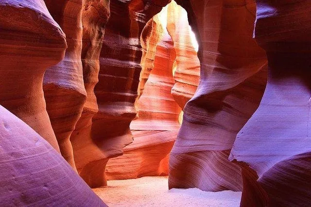 Las Vegas Antelope Canyon & Horseshoe Bend Day Tour - Image 2