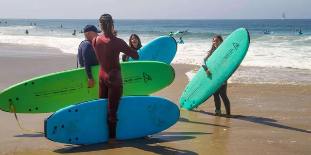 Los Angeles Surfing Lesson with Equipment Rental - Image 5