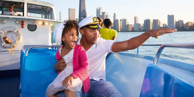 Chicago Sightseeing River and Lake Cruise - Image 5