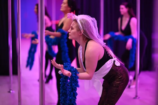 Austin Burlesque Party Experience 75 min - Image 1