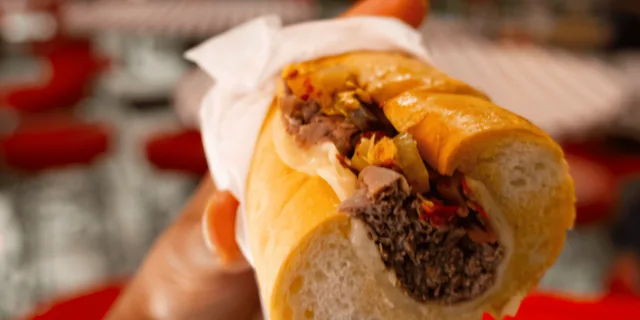 Chicago Food, History & Architecture Walking Tour - Image 5