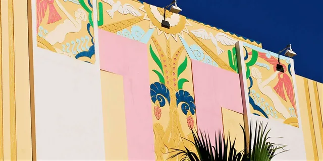 Miami Walking Tour with Cocktails - Image 3