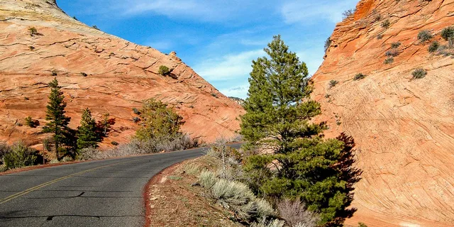 Las Vegas Grand Canyon and Zion National Park Tour - Image 4