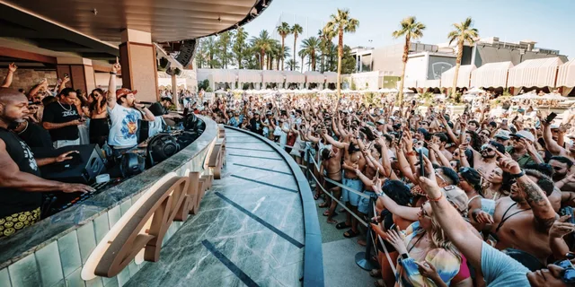 Las Vegas Club and Pool Party Experience - Image 3
