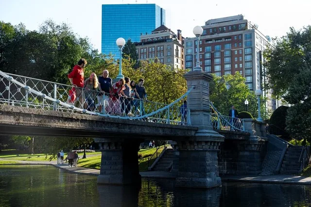 Boston Seafood & Freedom Trail Walking Tour - Image 6