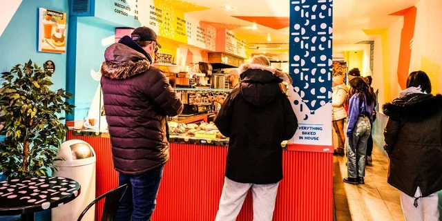 New York Donut Walking Tour in Union Square - Image 4
