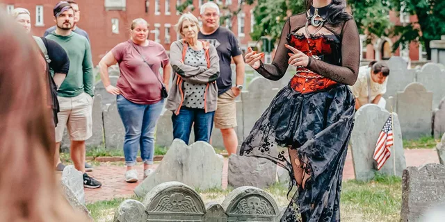 Boston Ghosts and Gravestones Tour 1.5 hr - Image 3