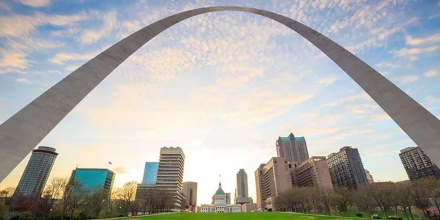 St. Louis Walking Tour of Fascinating History 2 hr - Image 4