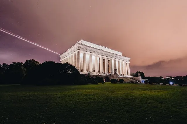 Washington DC Monumental Moonlight Tour - Image 3