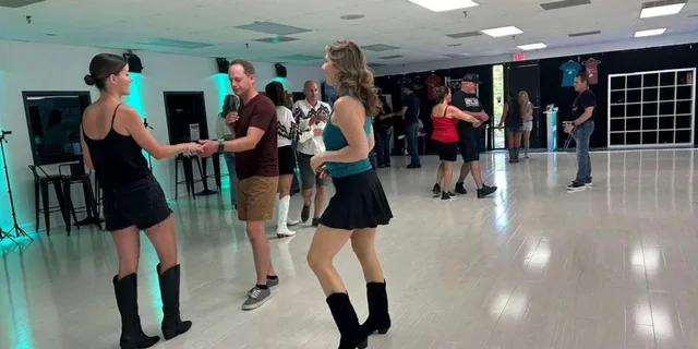 Nashville Country Dance Lesson - Image 5