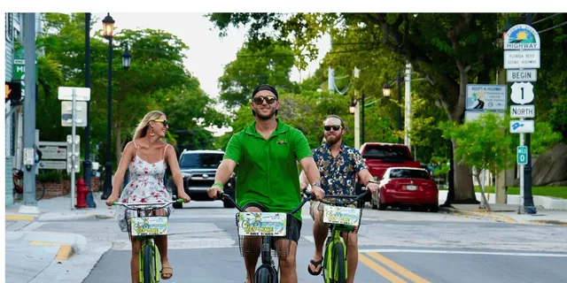 Key West Bicycle Tour with Key Lime Pie - Image 3
