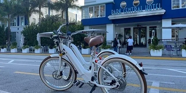 Miami Beach Electric Bike and Segway Tour - Image 5